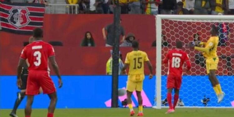 Bandeira do Santa Cruz é vista na Copa do Mundo de 2026