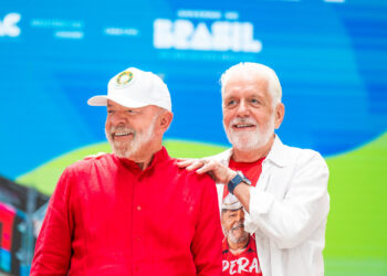 O presidente Lula (PT) e o Líder do governo no Senado, Jaques Wagner (PT-BA) (esq. p/ dir.)