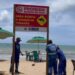 Placa sobre proibição de banho na Praia de Piedade, em Jaboatão. Foto: Reprodução