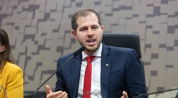 Pedro Campos integra uma comitiva de parlamentares brasileiros que está em Washington para discutir as relações entre os dois países