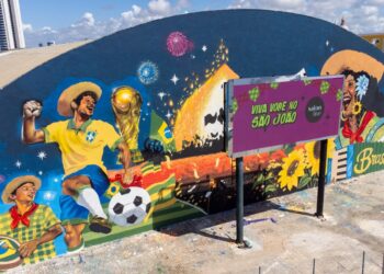 O mural é assinado pelo artista visual Max Motta.