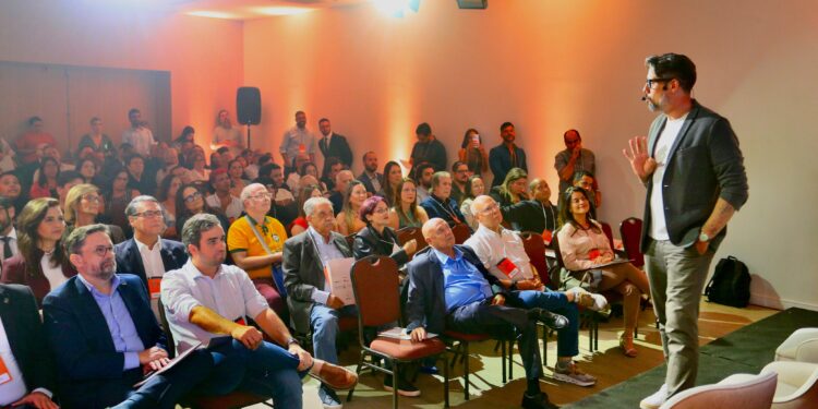 O jornalista e especialista em comunicação digital Phelipe Siani
