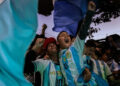 Torcedores argentinos assistindo à semifinal da Copa do Mundo 2026 em São Paulo | Foto: Ettore Chiereguini