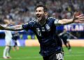Messi comemora gol contra a Inglaterra na semifinal