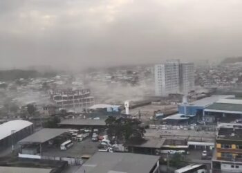 Vento forte em Caxias, na Baixada do Rio de Janeiro