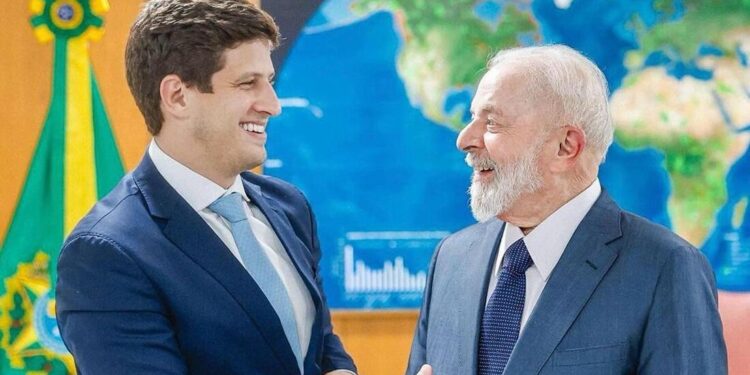 O ex-prefeito João Campos (PSB) e o presidente da República Luís Inácio Lula da Silva (PT)