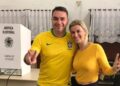O senador Flávio Bolsonaro (PL-RJ) e sua esposa Fernanda Bolsonaro. Foto: Reprodução