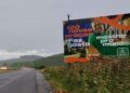 Outdoors foram espalhados pela Prefeitura do Recife a título de “promoção turística”.