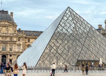 Museu do Louvre,
Paris, França