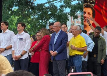 Aliados do ex-prefeito do Recife defenderam a continuidade da aliança entre PT e PSB