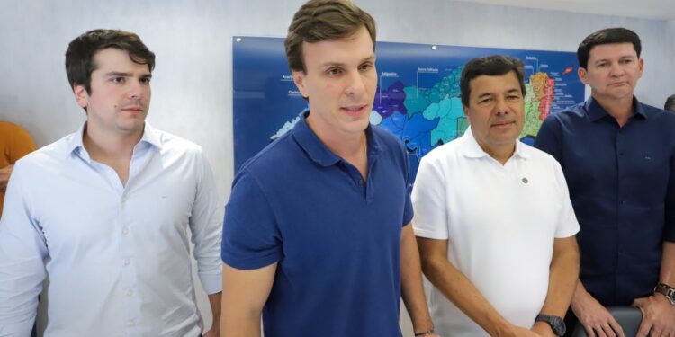 Antônio Coelho, Miguel Coelho, Mendonça Filho e Simão Durando (esq. p/ dir.)