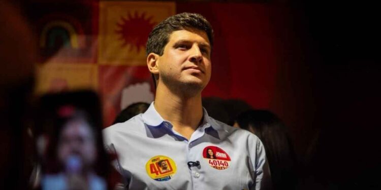 João Campos (PSB) apresenta sua origem familiar na peça