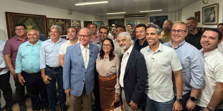 Movimento ocorre após Dueire ficar fora da chapa para reeleição ao Senado