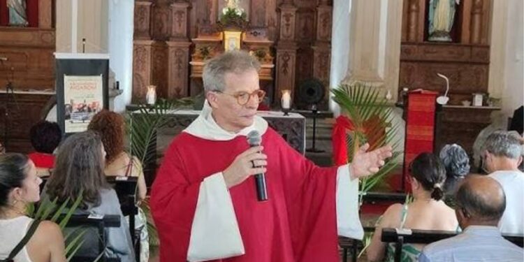 Padre Fábio Potiguar deixa a missão na Igreja das Fronteiras após 13 anos à frente da capela