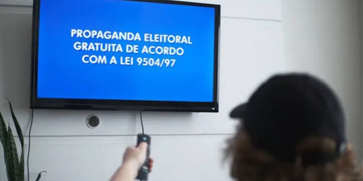 O ex-prefeito soma 4min e 32s de tempo de propaganda, enquanto a candidata à reeleição fica com 3min e 51s