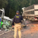 Batida aconteceu na BR-373 em Ipiranga, nos Campos Gerais. Rodovia está totalmente interditada na manhã desta quarta-feira (19). Foto: Divulgação/PRF