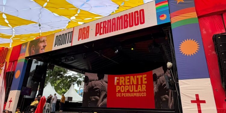 O evento é realizado no Clube Internacional, no Recife