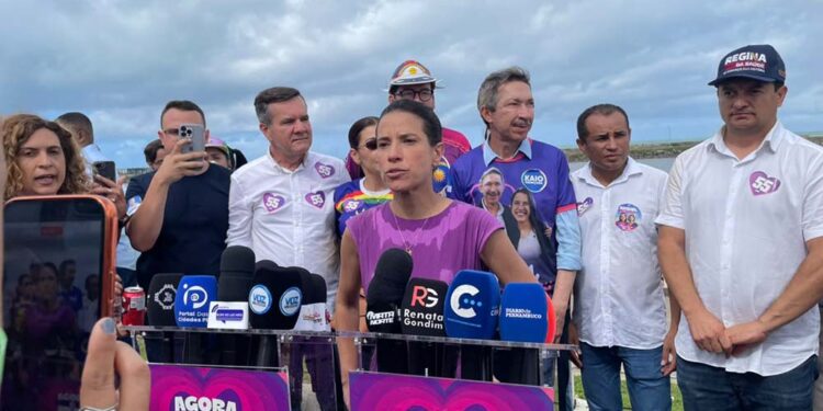 A governadora Raquel Lyra (PSD) durante coletiva após a convenção do partido