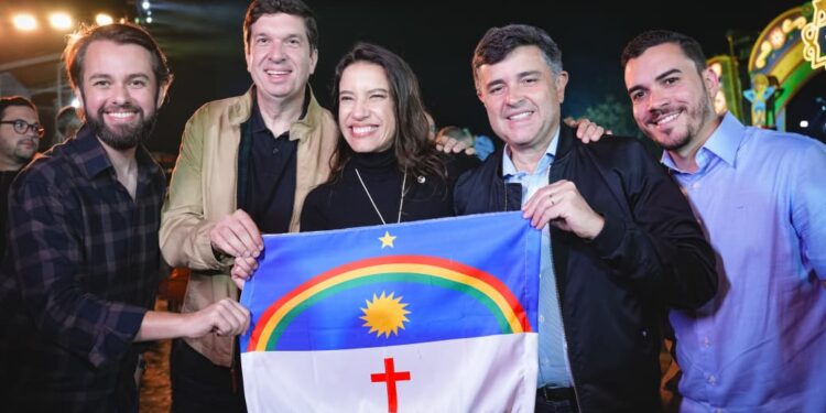 Da esquerda para a direita: André Teixeira, Joãozinho Tenório, Raquel Lyra, Eduardo da Fonte e Thierry Cupertino - Foto: Igor Toscano