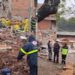 Prefeitura esclareceu que famílias de imóveis ao lado da casa que desabou foram removidas do local, como medida preventiva de segurança