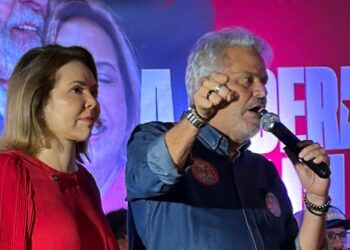 A vereadora Liana Cirne (PT) e o vereador Osmar Ricardo (PT)