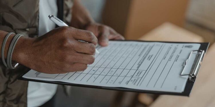 Simplex adia divulgação de pesquisa após alterações