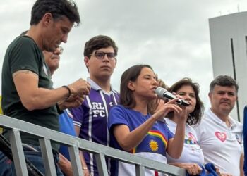 Raquel diz que percorrerá o estado para mostrar realizações e falar do futuro de Pernambuco