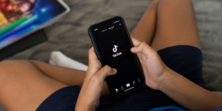 O acordo envolve acusações sobre a coleta de dados de menores na plataforma