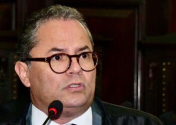 Paulo Augusto de Freitas Oliveira, desembargador do TJPE, ocupando atualmente o cargo de ouvidor e coordenador da Comissão de Propaganda Eleitoral