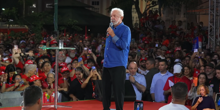 Presidente Lula (PT) em comício na cidade de Belém