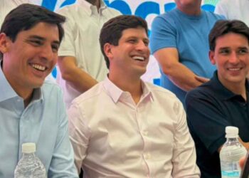 Carlos Costa, João Campos e Sílvio Costa (Da esq. p/ dir.)