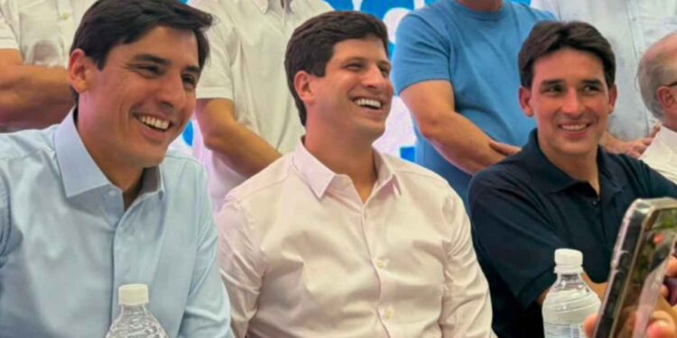 Carlos Costa, João Campos e Sílvio Costa (Da esq. p/ dir.)