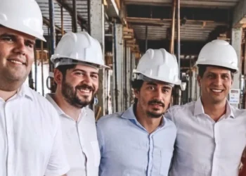 Mesmo fora da Prefeitura, João Guilherme manteve influência na gestão João Campos a exemplo da nomeação do seu primo ao cargo de secretário-executivo de Inovação Urbana; Osvaldo de Godoy atuou no pagamento de empreiteiras investigadas na Operação Barriga de Aluguel
