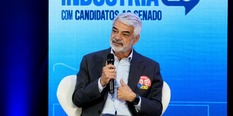 O senador Humberto Costa (PT)