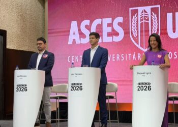 Ivan Moraes (PSOL), João Campos (PSB) e Raquel Lyra (PSD)