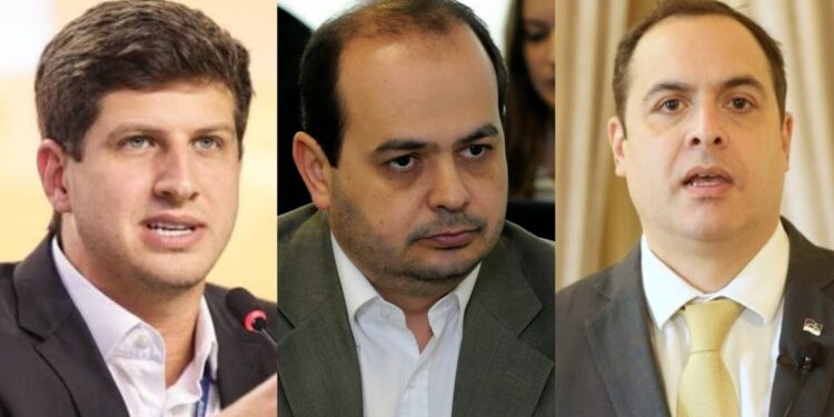 João Campos, Renato Thiebaut, e Paulo Câmara (esq. p/ dir.)
