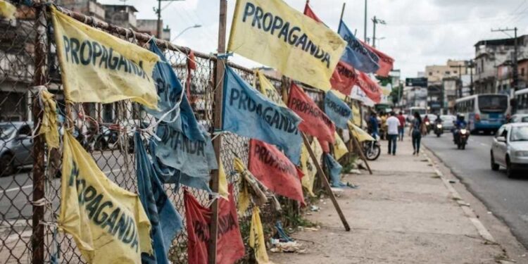 Propagandas políticas irregulares são removidas em Pernambuco (imagem: ilustração/IA)