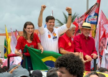 Marília Arraes (PDT), João Campos (PSB), Humberto Costa (PT) e Lula (PT)