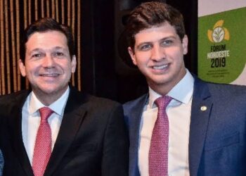 Ex-prefeito Geraldo Julio e candidato a governador João Campos