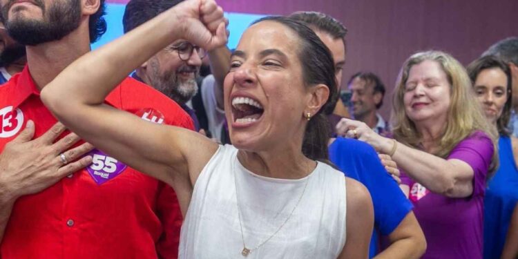 Raquel celebrou a vitória no Recife
