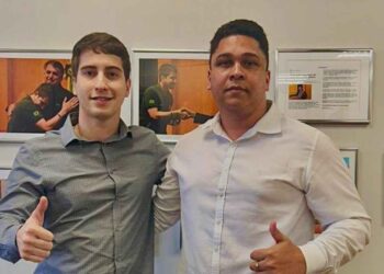 O deputado Lucas Polese e Luan Herrera, líder local da juventude do PL (Da esq. p/ dir.)