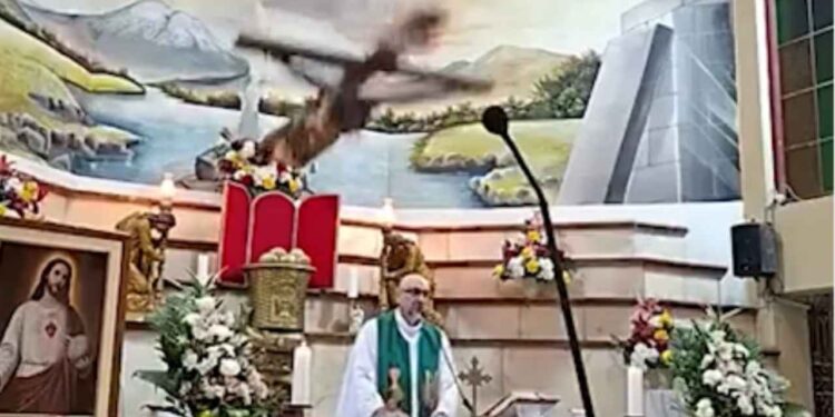 O padre Patricio Alfredo Sánchez Molinari faleceu no sábado (16)