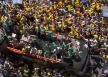 Vídeo exclusivo mostra a movimentação na avenida