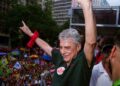 Chico Buarque em ato pró-Lula neste domingo (18)
