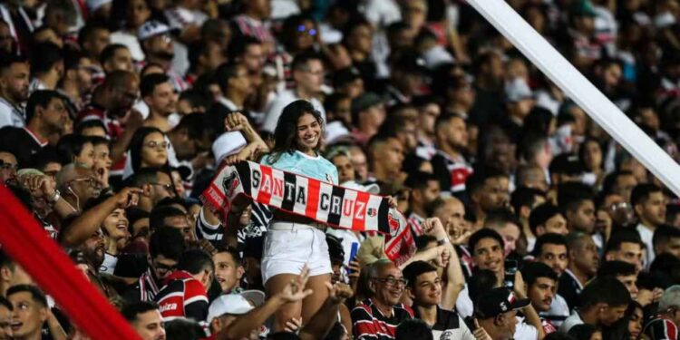 O Santa Cruz chegou à 16ª melhor média de público do Brasil