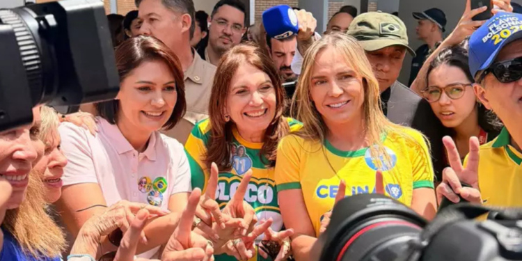 Michelle Bolsonaro (PL) votando em Brasília (DF)