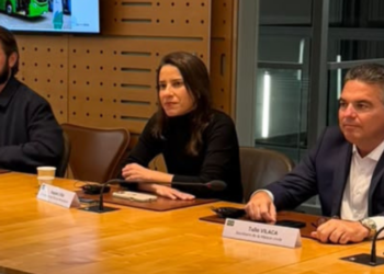 Da esq. pra dir.: André Teixeira Filho, Raquel Lyra e Túlio Vilaça