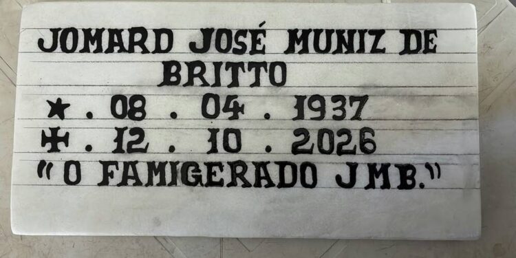 Capela de Santo Amaro lota em despedida a Jomard Muniz, aos 89 anos