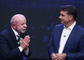 Luiz Inácio Lula da Silva (PT) e Flávio Bolsonaro (PL) (esq. p/ dir.)