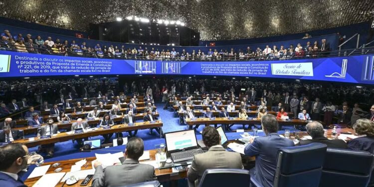 Sessão de Debates - Fim da escala 6x1 no Brasil.